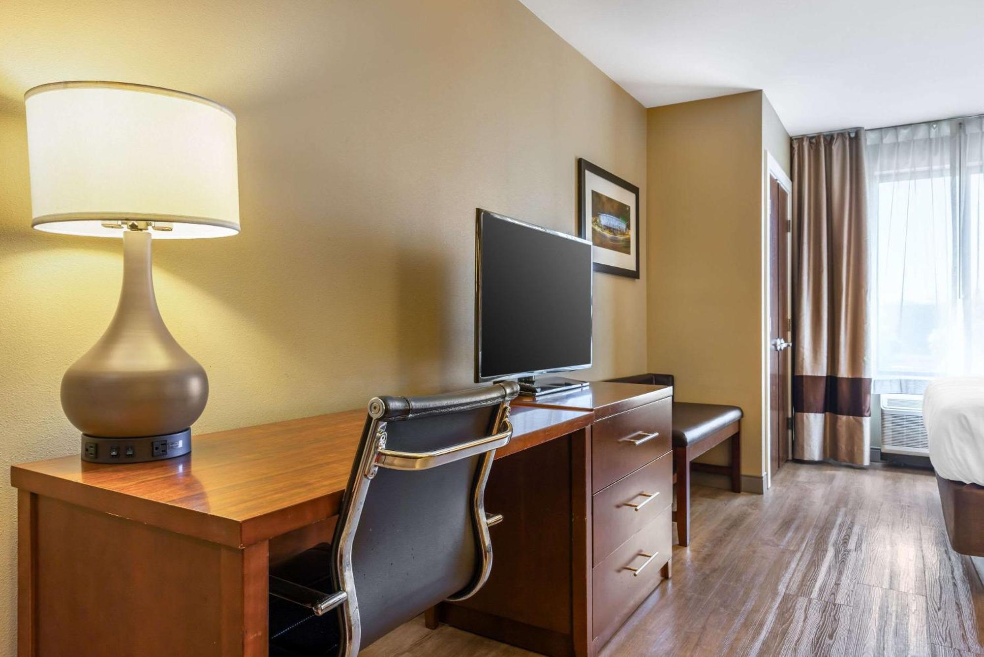 Comfort Inn & Suites At Crossplex Village Birmingham Eksteriør bilde